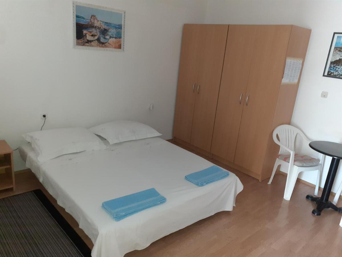 Roko Apartment Novalja